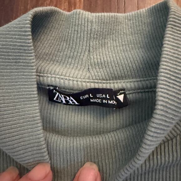 Zara Sage Green Mockneck Ribbed Blouse Large - Picture 5 of 5